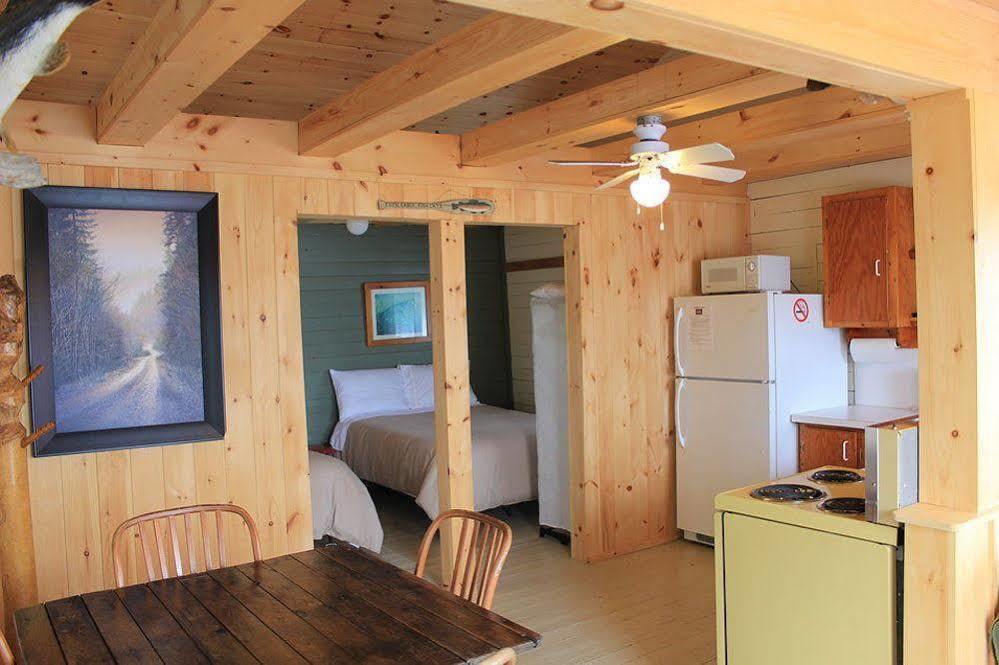 Mashkinonje Lodge Lavigne Екстериор снимка